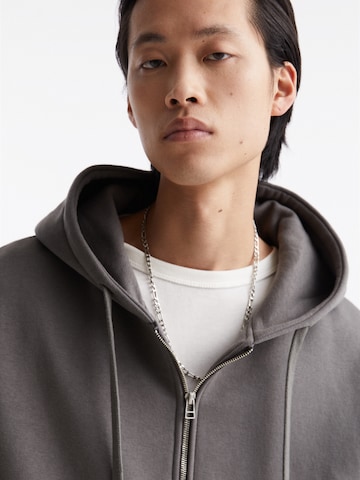 Pull&Bear Zip-Up Hoodie in Grey