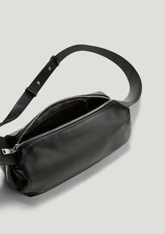 s.Oliver Shoulder Bag in Black