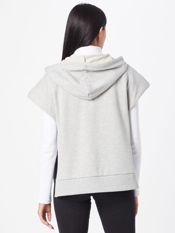 Sweat-shirt 'Olga' Gina Tricot en gris