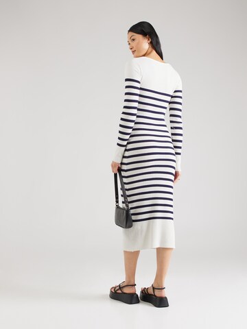 Rochie tricotat de la Gina Tricot pe alb