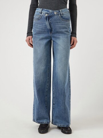regular Jeans di YAS in blu: frontale