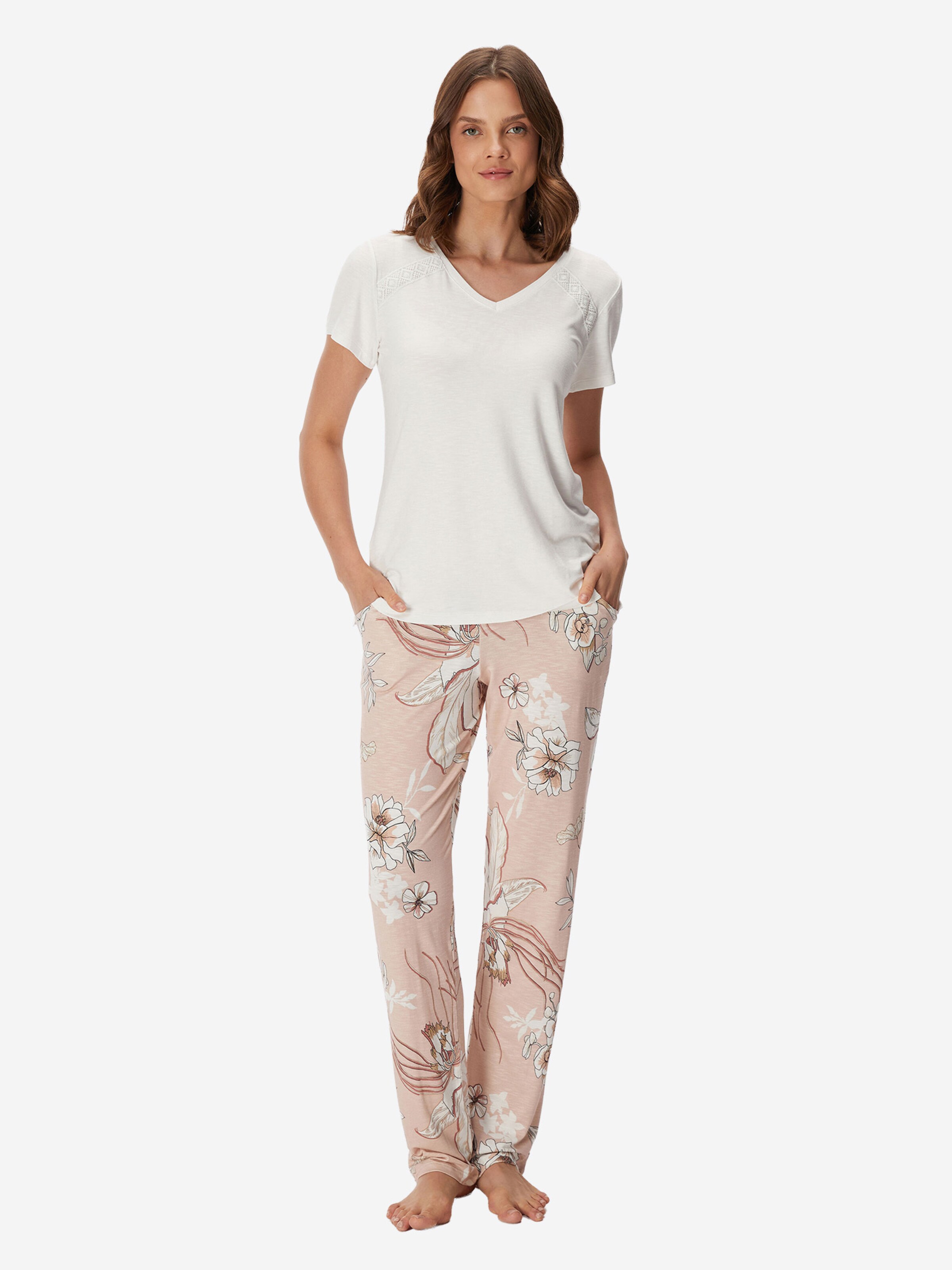Goldenbay - Pijama 'Dianthus' en beige: frente