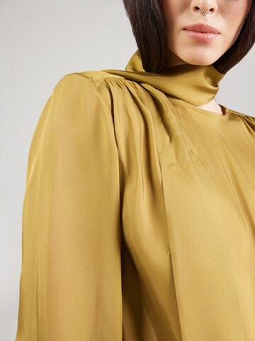 Bluză de la & Other Stories pe verde