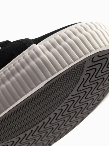 Baskets basses Ombre en noir