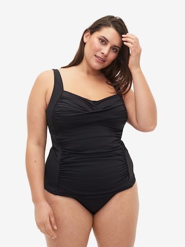 Swim by Zizzi Koszulkowy Tankini góra 'SBASIC' w kolorze czarny: przód