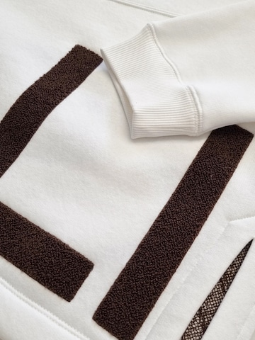 LIKS. Munich Sweatshirt in White