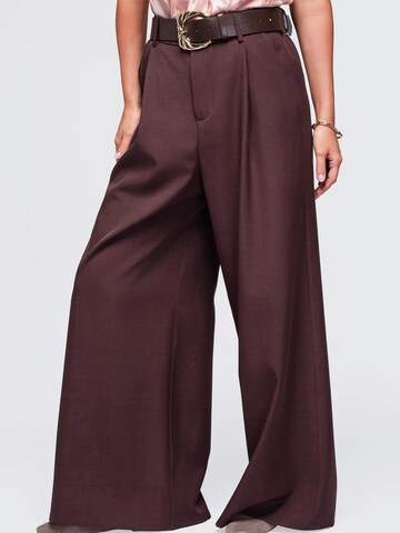 Ombre Regular Trousers in Brown