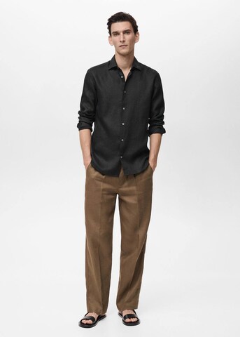 MANGO MAN Regular fit Button Up Shirt 'Parrot' in Black