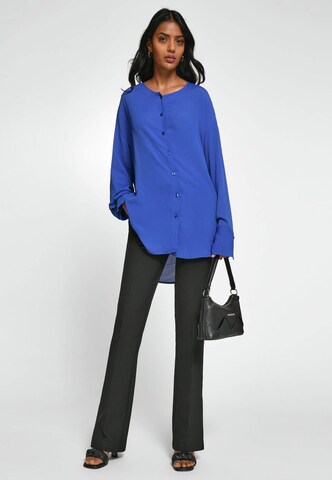 St. Emile Blouse in Blauw: voorkant