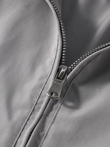 ALLTHEMEN Between-Season Jacket 'Windstille' in Grey