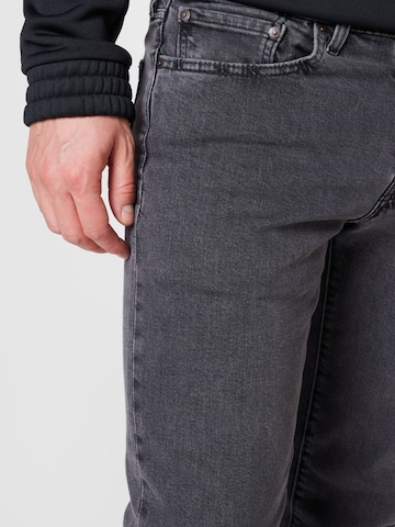 LEVI'S ® Slimfit Jeans '511 Slim' i grå