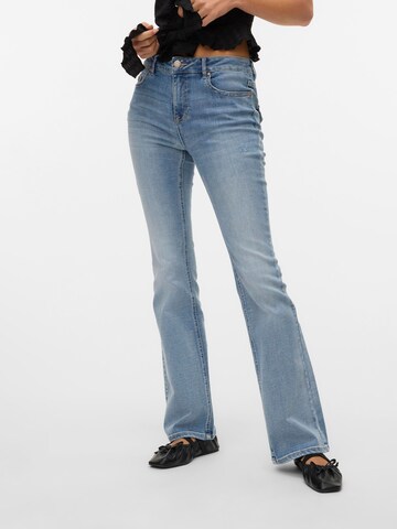 VERO MODA Flared Jeans 'VMFlash' in Blue: front