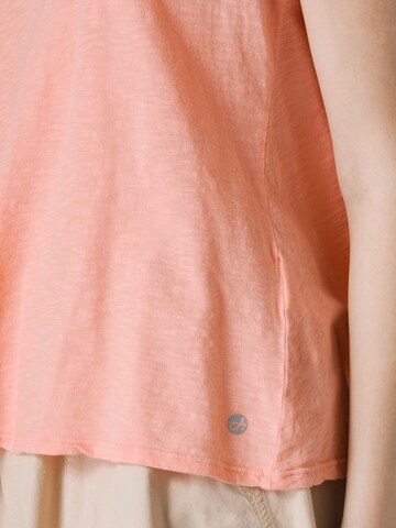 DEHA Sports top in Orange