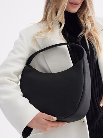 Borsa a mano '9069' di Estro in nero