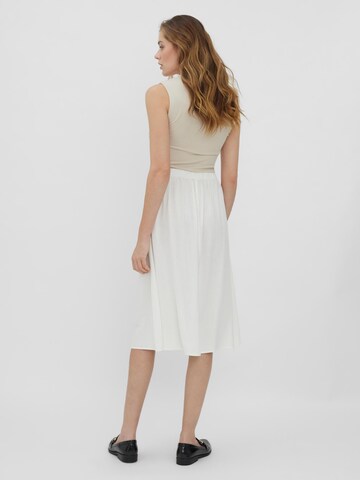 Jupe 'JESMILO' VERO MODA en blanc