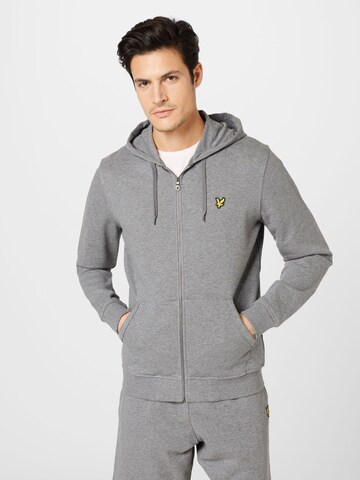 Lyle & Scott Zip-Up Hoodie in Grey: front