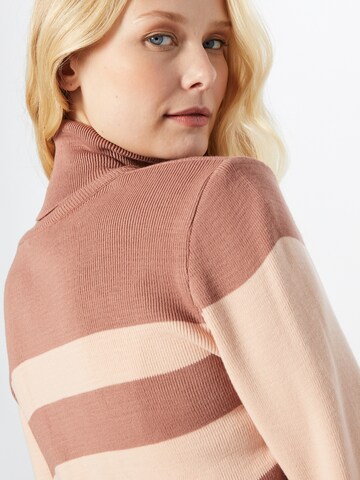 Trendyol Sweater in Pink