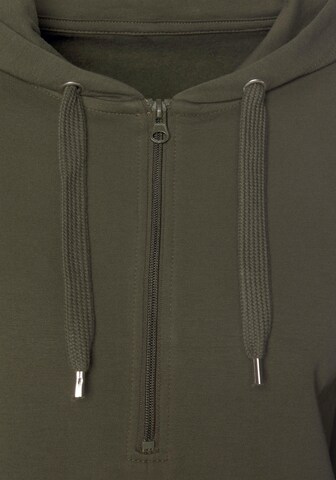 BENCH Sweatshirt in Braun