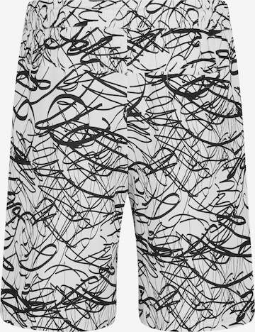 Urban Classics Regular Shorts in Weiß