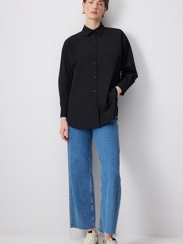 Touché Privé - Camiseta 'Oversized Poplin Shirt' en negro