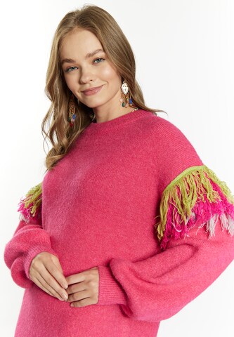 IZIA Pullover in Pink