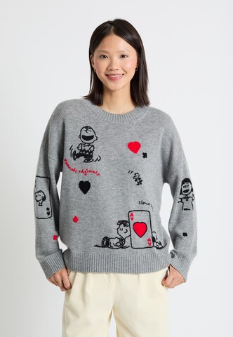 Chinti & Parker Trui 'Autumn Peanuts '25 Charlie Poker Pals' in Grijs: voorkant