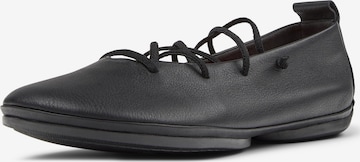 CAMPER Ballerina met riempjes 'Right Nina' in Zwart: voorkant