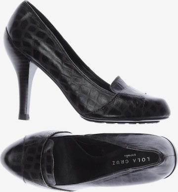 Lola Cruz Pumps 35 in Schwarz: Vorderseite