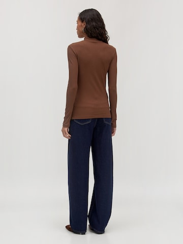 T-shirt 'Manon Longsleeve' EDITED en marron