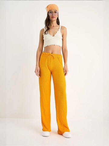 Wide Leg Pantalon Bianco Lucci en jaune : devant