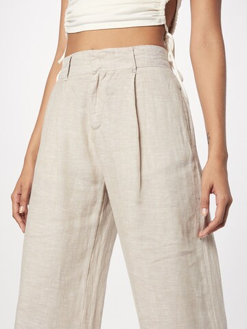 Gina Tricot - Pierna ancha Pantalón plisado 'Denise' en beige