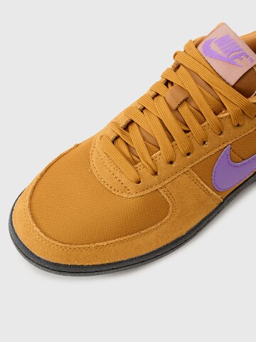 Sneaker bassa 'Field General' di Nike Sportswear in giallo
