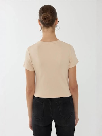 Hiccup T-Shirt in Beige