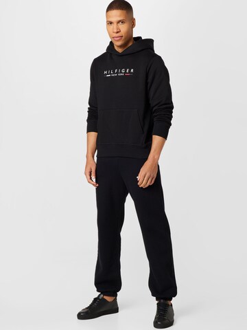 TOMMY HILFIGER Sweatshirt 'NEW YORK' in Schwarz