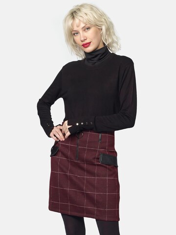 KOROSHI Skirt in Red: front
