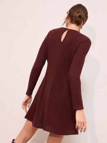 Friends Like These - Vestido de punto en rojo
