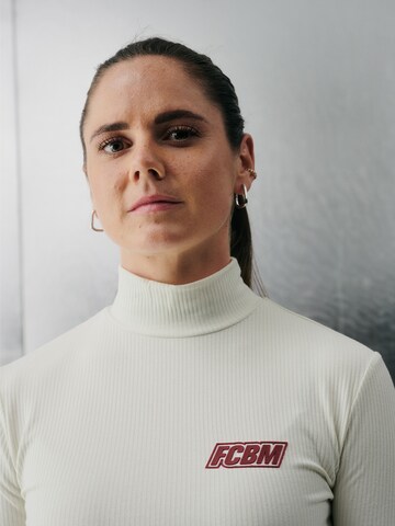 FCBM T-shirt 'Aileen' i vit