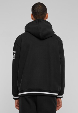 FUBU Sweatshirt in Schwarz