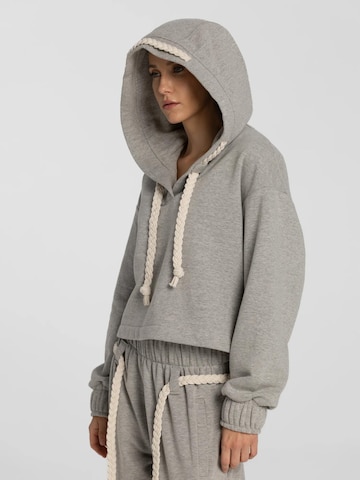 mandragora Sweatshirt 'Sento' in Grau