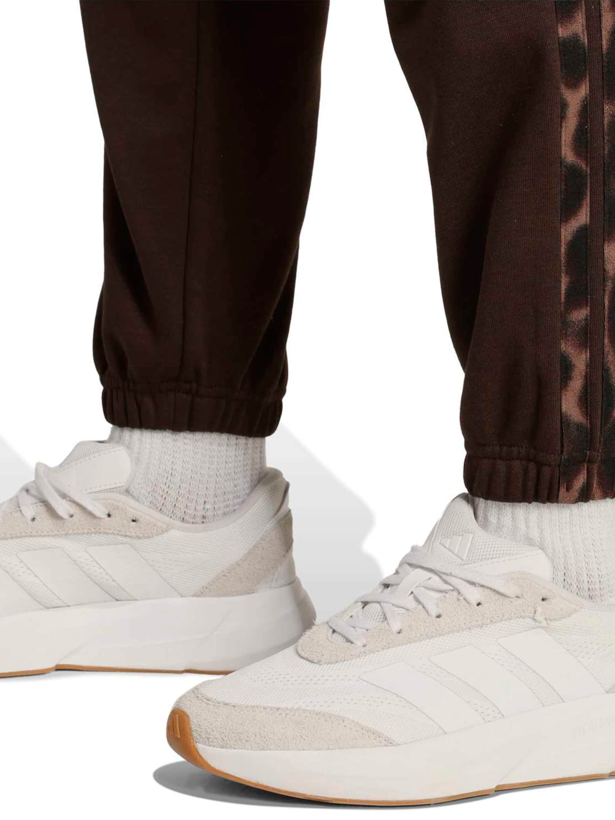 ADIDAS SPORTSWEAR Конический (Tapered) Спортивные штаны 'Seasonal Essentials' в Коричневый