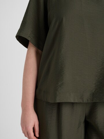 Guido Maria Kretschmer Curvy Μπλούζα 'Marou' σε πράσινο