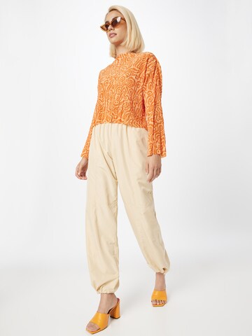 Monki T-shirt i orange