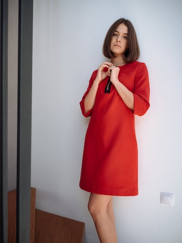 Christine on the clouds - Vestido 'UMA Dress' en rojo