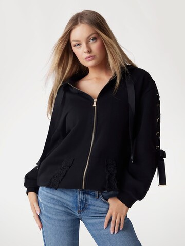 GUESS Sweatjacke in Schwarz: Vorderseite