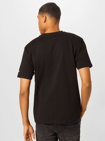 NEW ERA T-Shirt 'LASRAI' in Schwarz