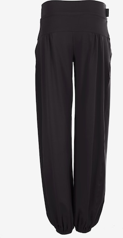 Winshape Ohlapna forma Športne hlače 'WTE3' | črna barva