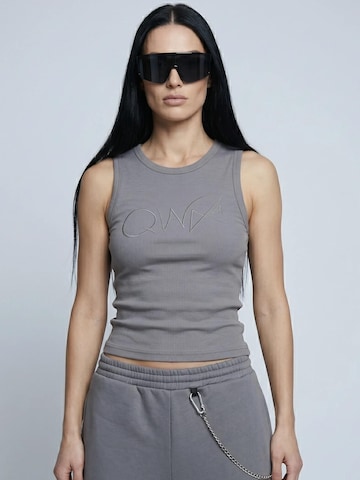 QWX2 Top in Grey: front