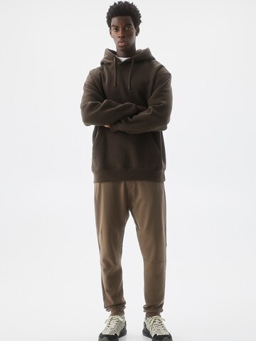 Pull&Bear Tapered Trousers in Brown