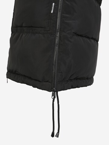 Vero Moda Tall Winter Coat 'Oslo' in Black