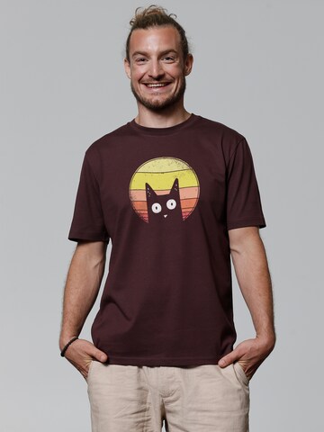 Maglietta ' Sunset Cat ' di Watapparel in rosso: frontale